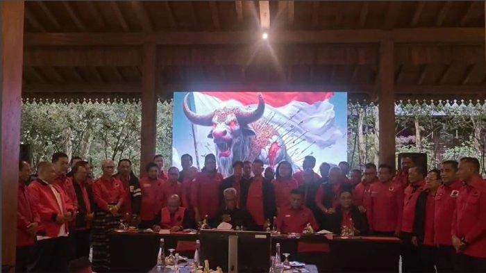 Breaking News: Ditandatangani Megawati, PDIP Resmi Pecat Jokowi, Gibran, dan Bobby Sebagai Kader