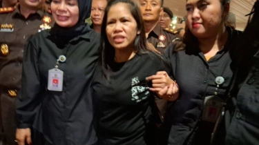 Mary Jane Mabuk Darat Perjalanan Naik Mobil dari Lapas Pondok Bambu ke Bandara Soekarno-Hatta