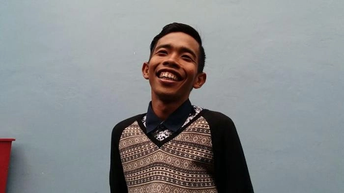 Kisah Dede Sunandar Asuh dan Besarkan Anaknya yang Idap Sindrom Williams