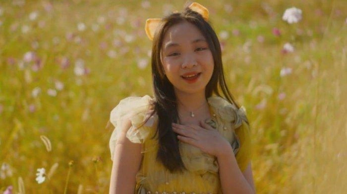 Penyanyi Etenia Croft Tutup Tahun 2024 Lewat Lagu 'Jangan Bersedih'