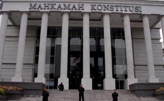 MK Tolak Gugatan Penghapusan Kolom Agama dan Syarat Sah Perkawinan
