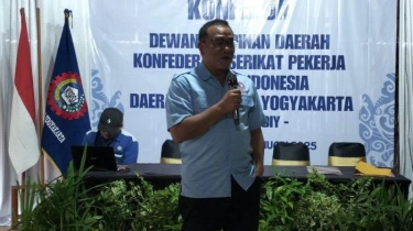 Jumhur Hidayat Sebut Pemerintah Sekarang Gandrung Industri dan Pro Buruh