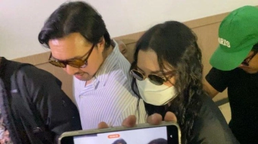 Audrey Davis Hadiri Sidang Kasus Video Syur, Ditemani Sang Ayah David Bayu