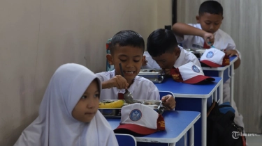 Pantau Makan Bergizi Gratis di 2 Sekolah, Menko Polkam: Anak-anak Menyampaikan Rasanya Enak