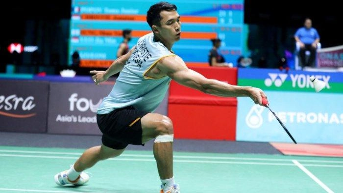 Beda Nasib Tunggal Putra di Malaysia Open 2025: Ginting Menang setelah Tertinggal 7-1, Jojo Ambyar