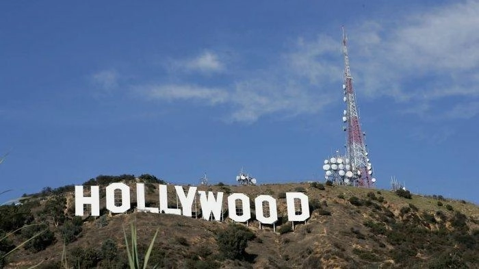 Landmark Tulisan Hollywood Signs di Los Angeles Terancam Hangus pasca Api Merambat ke Runyon Canyon