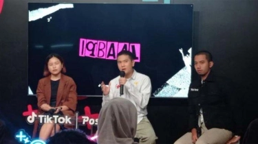 Iqbaal Ramadhan Jajal Jadi Penyiar di Radio yang Hampir Bangkrut
