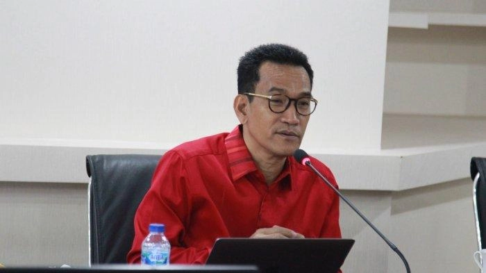 Dr. Refly Harun, S.H., M.H., LL.M.