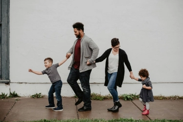 Berkaca dari Nikita Mirzani-Lolly, Ini 4 Cara Mengatasi Konflik Keluarga