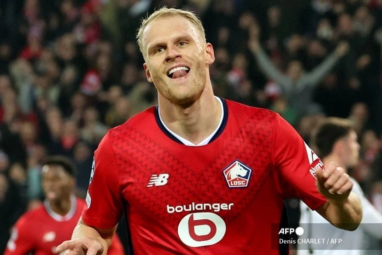 Fakta-fakta Seputar Mitchel Bakker, Bermandikan Trofi di PSG