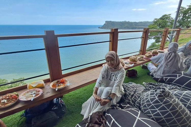 Pesona Pantai Sine, ''Surga'' Tersembunyi di Tulungagung