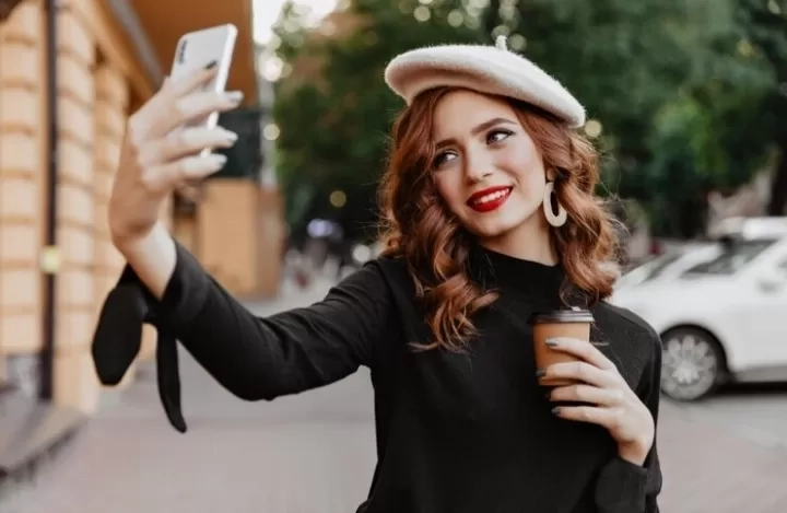 5 Fakta Penting Mengapa Media Sosial Memicu Body Dissatisfaction di Masa Dewasa Awal