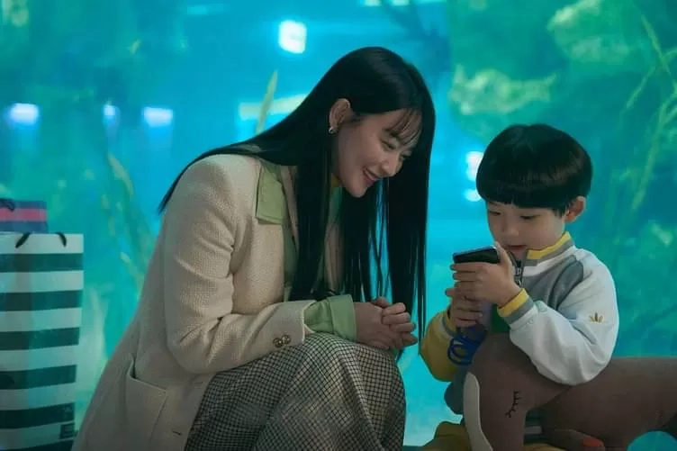 ''Our Blues'' dan Penggambaran Depresi: Cara Drama Korea Membuka Percakapan Tentang Kesehatan Mental