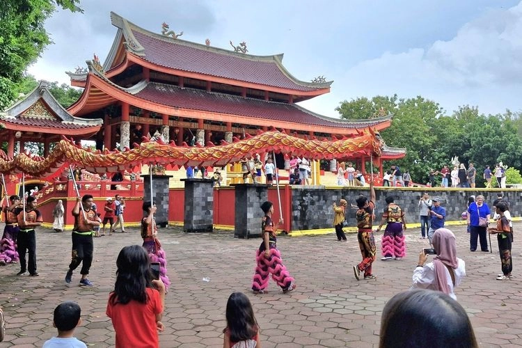 Kelenteng Sam Poo Kong Semarang, Sejarah dan Daya Tarik Wisatanya