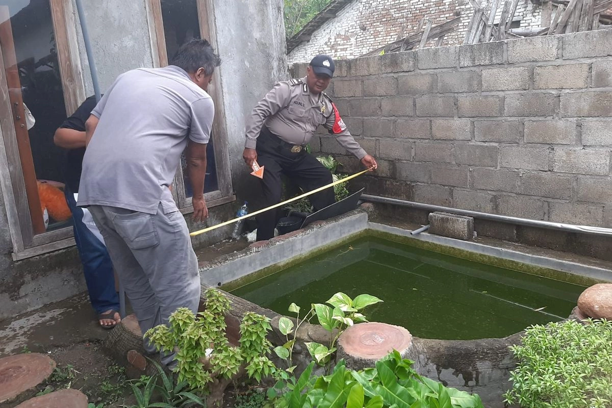 Tragedi Balita Tercebur Kolam Ikan, Mengapa Pengawasan Orangtua Penting?