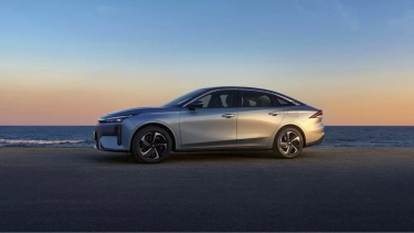 Pra-penjualan Geely Galaxy L6 EM-i Resmi Dibuka di Tiongkok, Diklaim Lebih Murah dari BYD Qin L