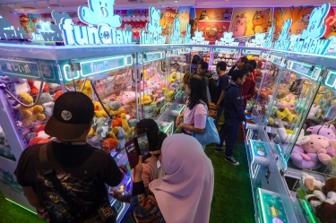 Psikologi di Balik Orang Dewasa yang Hobi Mengoleksi Boneka