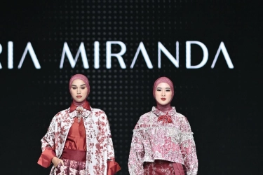 Tren Busana Lebaran 2025 versi Ria Miranda, Warna Aman Masih Favorit