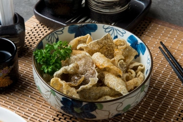 Melihat Kandungan Nutrisi Kulit Salmon