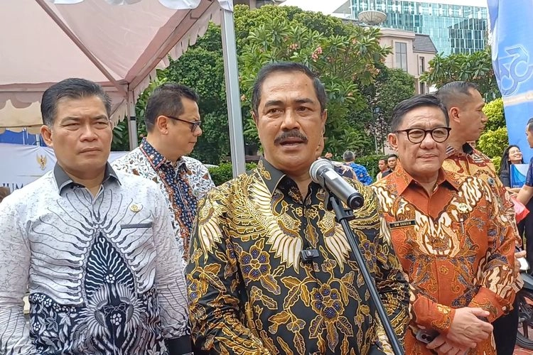 Menteri Imigrasi Tetap Tindak WNA China yang Selipkan Uang di Paspor, Meski Sudah Minta Maaf