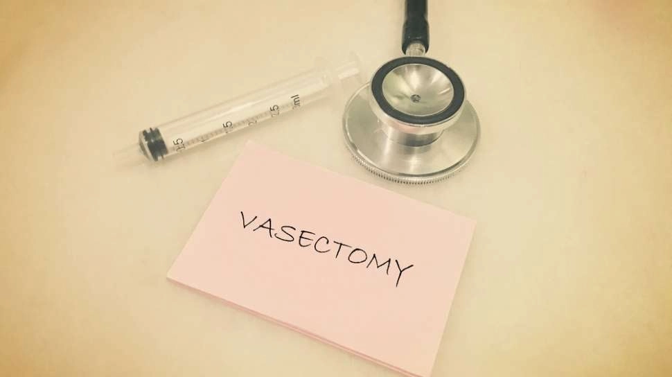 Viral Video Dokter Lakukan Vasektomi Diri Sendiri, Demi Bikin Istri Tenang