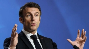 Macron Minta Presiden Otoritas Palestina Mahmoud Abbas Kembali Memerintah di Jalur Gaza