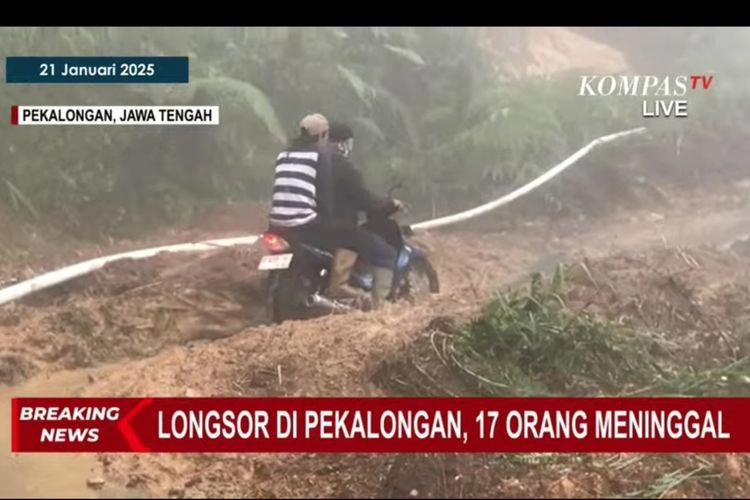 BNPB: Longsor di Pekalongan Timbun 2 Rumah dan Seret Kendaraan yang Melintas