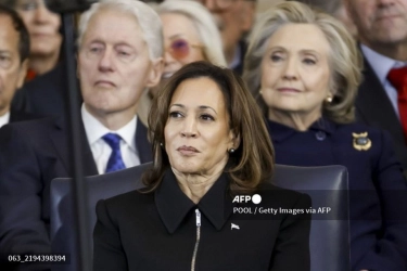 Simpel, Kamala Harris Tampil Serba Hitam di Pelantikan Donald Trump