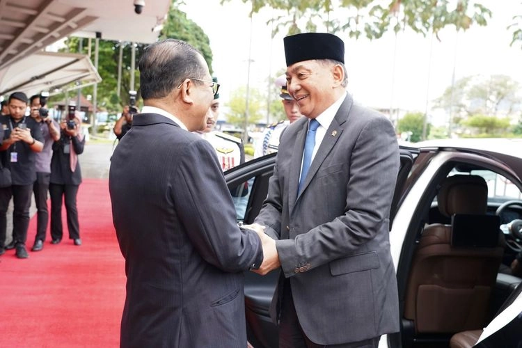 Temui Menhan Malaysia, Sjafrie Bawa Pesan Khusus dari Presiden Prabowo