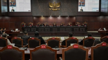 Bantah Bagikan Uang Demi Menangkan Cabup-Cawabup, Ketua Bawaslu Belitung Timur di MK: Saya Berani Disumpah