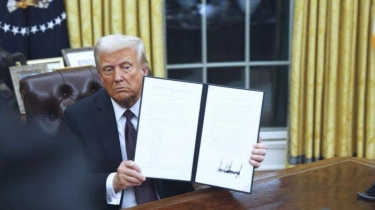 Perintah Eksekutif Donald Trump 2025, Cabut Kebijakan Biden dan Menyerang Deep State