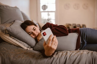 Atasi Masalah Sulit Tidur dengan Trik Selfie, Perhatikan Posisi Ini Agar Nyenyak Sepanjang Malam