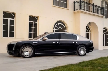 Bukan Cuma Mercedes-Benz Maybach, Mobil Sedan Mewah Huawei Ini Pede Saingi Rolls-Royce, Nih Wujud dan Spesifikasinya