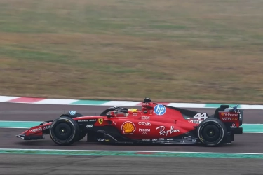 Lewis Hamilton Debut Bersama Ferrari, Tanda Era Baru di F1 Dimulai