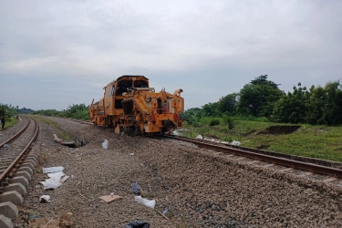 1.200 Penumpang Kereta Api Batalkan Perjalanan Akibat Banjir Grobogan