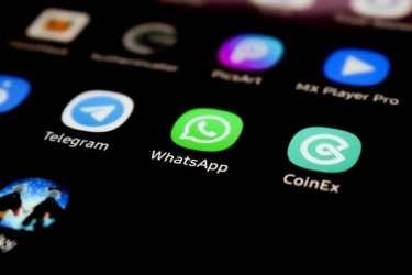 Cara Bikin Stiker WhatsApp dari Selfie Langsung dari Kamera 