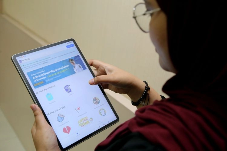 Makin Mudah, Warga Surabaya Kini Bisa Urus Adminduk Mandiri dari Rumah lewat Aplikasi KNG