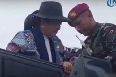 Momen Titiek Soeharto Naik Tank Amfibi Pantau Langsung Pembongkaran Pagar Laut Tangerang, Sempat Singgung Kebijakan Prabowo