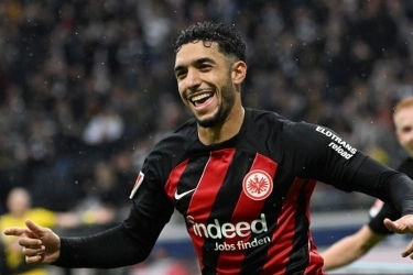 Omar Marmoush Resmi ke Manchester City, Walker Dipinjamkan ke AC Milan
