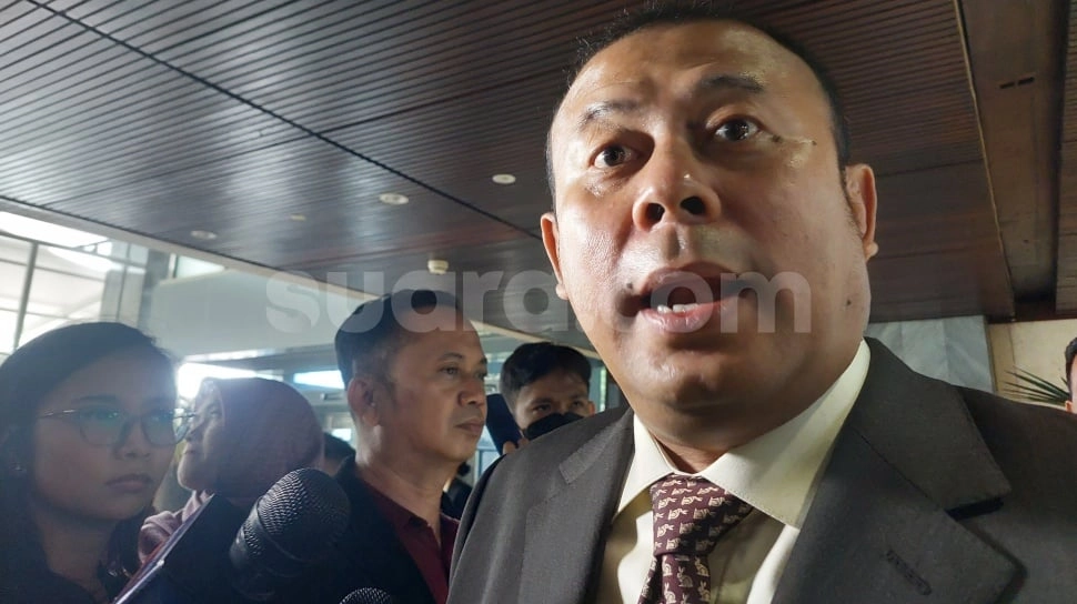 Bahas Dugaan Kekerasan, Wakil Ketua DPR Minta Komisi X Rapat Terbuka dengan Menteri Satryo