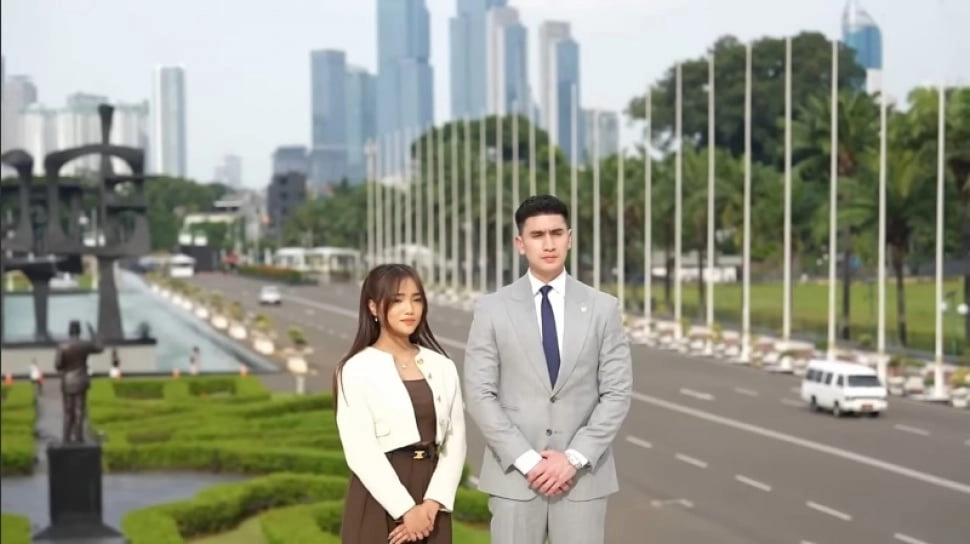 Beda Silsilah Keluarga Fuji dan Verrell Bramasta, Kini Dijodoh-jodohkan