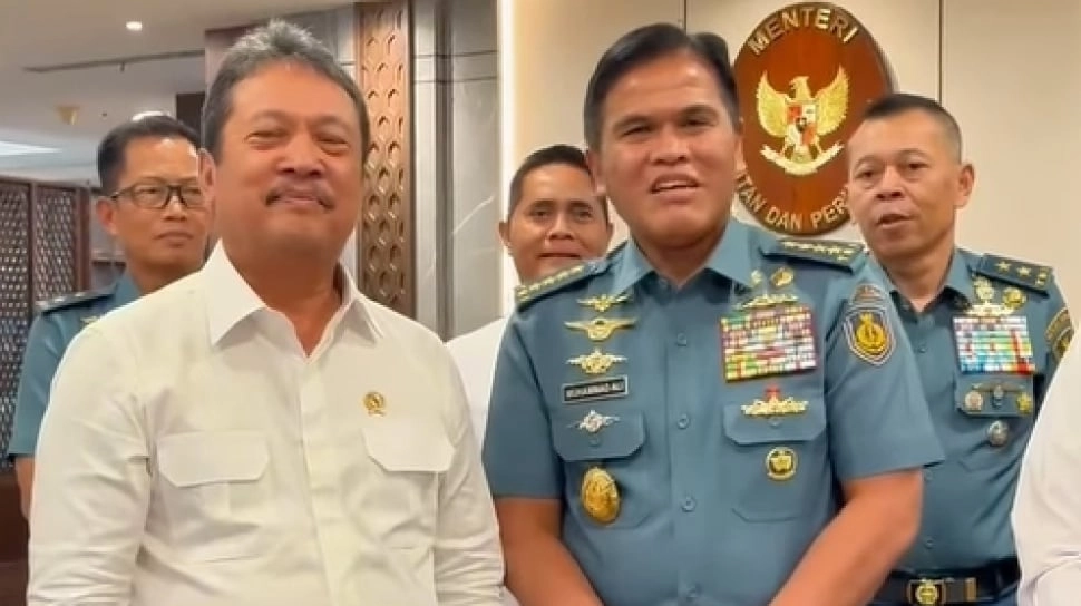 Siap Denda Pemilik Pagar Laut Tangerang, Menteri KKP: Per-Km Rp18 Juta!
