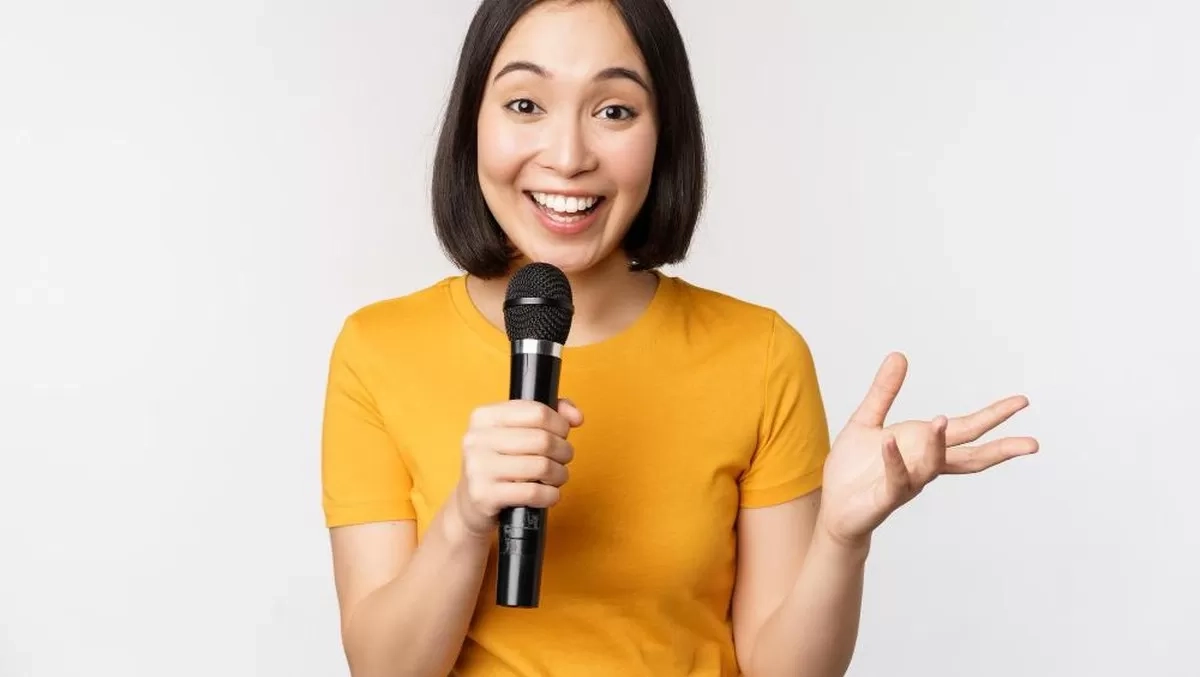 Anda Introvert Tapi Mau Jago Public Speaking? Ini 10 Tips yang Bisa Bikin Kamu Percaya Diri!