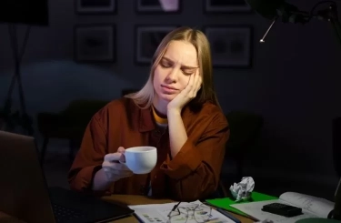 Ingin Berhenti Overthinking di Malam Hari? Hindari 7 Kebiasaan Ini Agar Anda Dapat Tidur dan Istirahat dengan Tenang