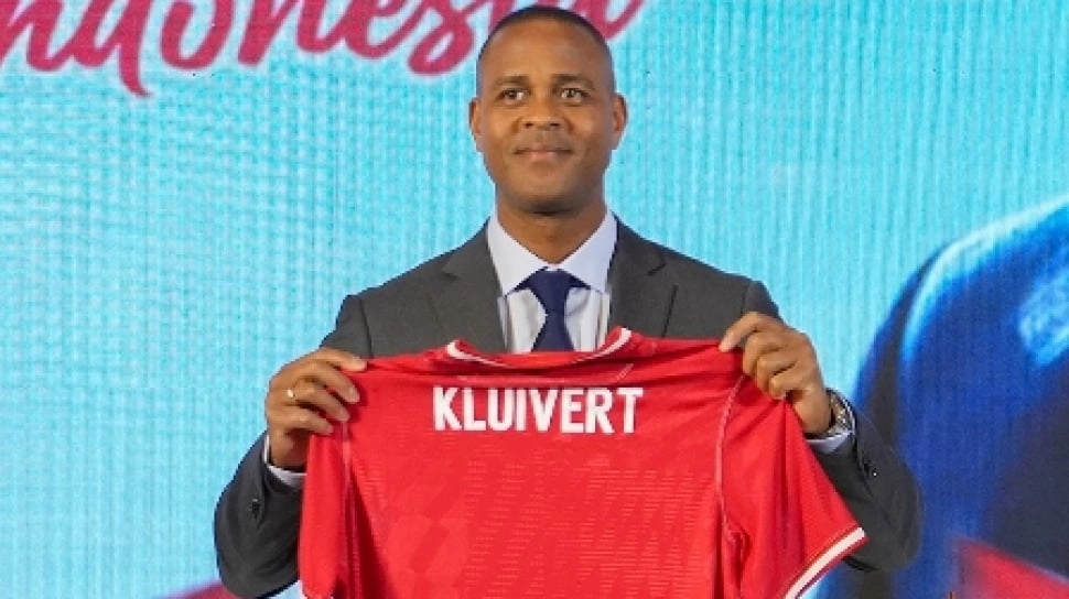 Patrick Kluivert Miskin Pengalaman, Tony Popovic: Saya Doakan...