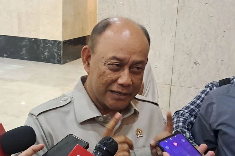 Ibu-ibu Ternate Mengadu ke Bos Badan Gizi, Keponakan Keracunan Makan Gratis yang Dimasak Brimob