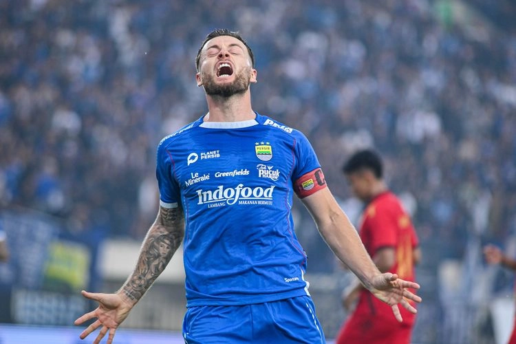 Sudah Punya Semua yang Diinginkan, Marc Klok Pertimbangkan Pensiun di Persib Bandung
