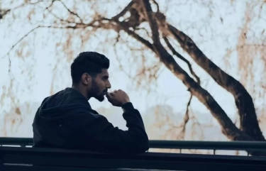 5 Cara Mengatasi Sikap yang Terus Memikirkan Seseorang yang Harus Kamu Ketahui, Salah Satunya Lakukan Perawatan Diri