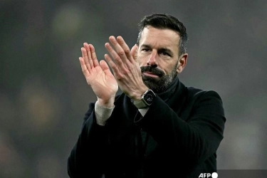 Leicester City Keluar dari Tiga Bawah, Van Nistelrooy dan Vardy Bertukar Pujian