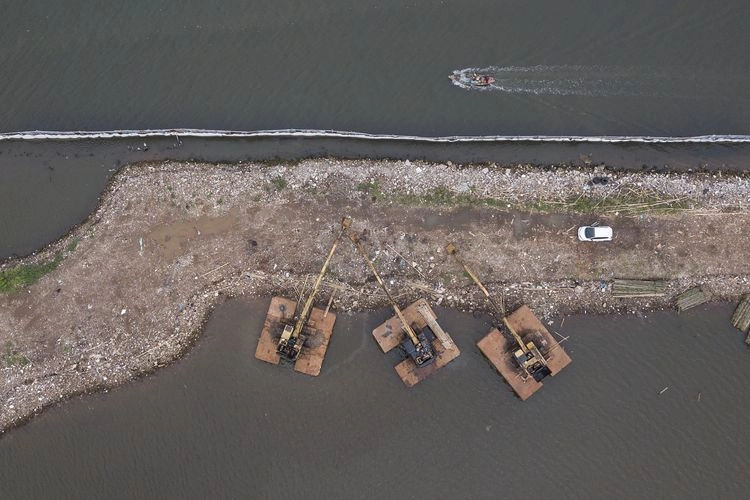 Pagar Laut dan Pagar Konstitusi